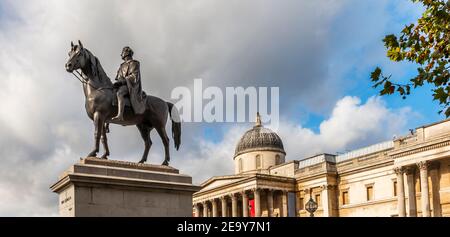 Statue of King George IV in front of the National Gallery on Trafalgar Square in London, England, United Kingdom Stock Photo