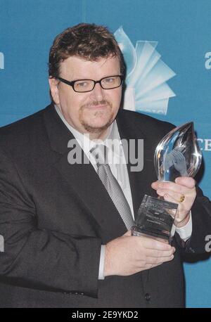 michael-moore-with-his-award-at-the-people-s-choice-awards-in-pasadena