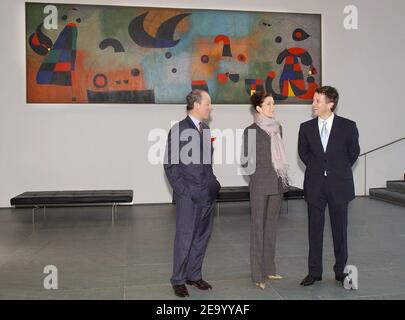 HRH Crown Prince Frederik of Denmark and his wife Crown Princess Mary of Denmark (Mary Elizabeth Donaldson) pictured here with MoMA Director Glenn De Lowry as they visit the MoMA (Museum of Modern Art), on the second day of their official visit to New York, on Sunday, January 30, 2005. Photo by Nicolas Khayat/ABACA Stock Photo