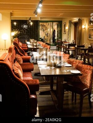 Stylish interior design, The Barnt Green Inn, Birmingham, fine dining restaurant & bar, Premium Country Pubs Stock Photo