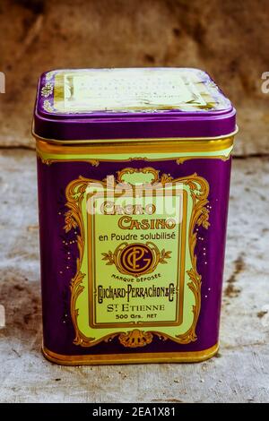 Vintage metallic tin, Cocoa powder, France, Early XXth Stock Photo