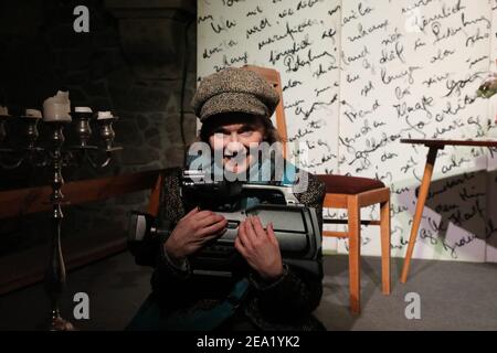 Josephine Hoppe (Tochter von Rolf Hoppe) bei der Aufzeichnung der Fernsehsendung zum 100. Geburtstag von Herbert Köfer in Hoppes Hoftheater in Dresden Stock Photo