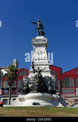 Statue of Henry the Navigator and former market hall, Mercado Ferreira Borges, Porto, Portugal Stock Photo