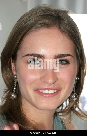 Lauren Bush poses for a photocall on the Majestic hotel beach during the 58th International Cannes Film Festival, France on May 16, 2005. Photo by Benoit Pinguet/ABACA. Stock Photo