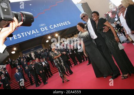 https://l450v.alamy.com/450v/2ea4559/us-actor-morgan-freeman-with-wife-myrna-and-their-daughter-arrives-for-the-screening-of-the-film-the-three-burials-of-melquiades-estrada-directed-by-tommy-lee-jones-at-the-58th-international-cannes-film-festival-in-cannes-southern-france-on-may-20-2005-photo-by-hahn-nebinger-kleinabaca-2ea4559.jpg