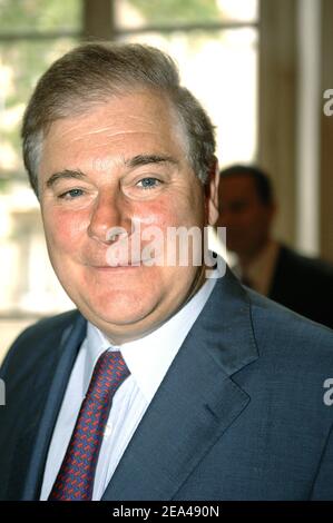 Newly appointed Justice minister Pascal Clement and his predecessor ...