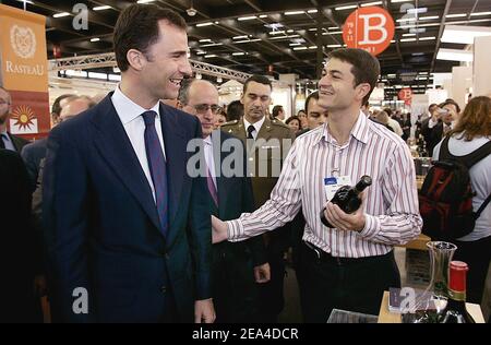 Crown Prince Felipe of Spain visits 'Vinexpo' international wine fair held in Bordeaux, southwestern France, on June 20, 2005. Photo by Patrick Bernard/ABACA. Stock Photo