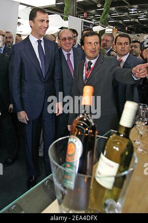 Crown Prince Felipe of Spain visits 'Vinexpo' international wine fair held in Bordeaux, southwestern France, on June 20, 2005. Photo by Patrick Bernard/ABACA. Stock Photo