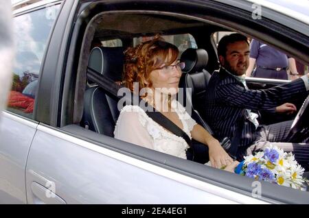 Wedding of French actor Bruno Solo ( Lassalle) and Veronique Clochepin at the City hall of Saint-Germain-Les-Corbeil, France on June 24, 2005. Photo by Bruno Klein/ABACA. Stock Photo