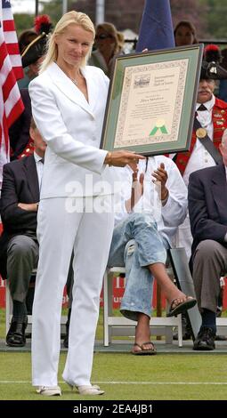 Czech tennis player Jana Novotna poses after being inducted at the 2005 Tennis Hall of Fame Induction Ceremony held in Newport, Rhode Island, on Saturday July 9, 2005. Photo by Nicolas Khayat/ABACAPRESS.COM. Stock Photo