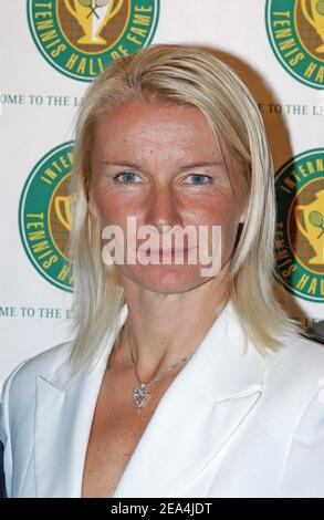 Czech tennis player Jana Novotna poses after being inducted at the 2005 Tennis Hall of Fame Induction Ceremony held in Newport, Rhode Island, on Saturday July 9, 2005. Photo by Nicolas Khayat/ABACAPRESS.COM. Stock Photo