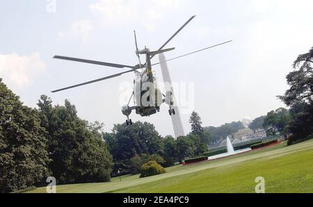 U.S. President George W. Bush departs the White House aboard Marine One helicopter in Washington, D.C., USA, on August 2, 2005, en route to Crawford, Texas, to spend some vacation. Photo by Olivier Douliery/ABACAPRESS.COM. Stock Photo