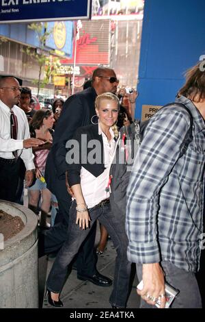 U.S singer Ashlee Simpson leaves the MTV studios where she was the guest of MTV-TRL, Total Request Live, in Times Square, New York City, NY, USA, on August 24, 2005. Photo by Charles Guerin/ABACAPRESS.COM Stock Photo