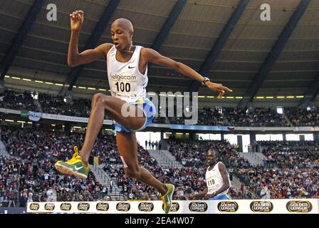 Saif Saaeed Shaheen competes on men's 3000 meters steeplechase during the IAAF Golden League Meet in the Roi Baudouin Stadium on September 26, 2005 in Brussels, Belgium. Photo by Nicolas Gouhier/CAMELEON/ABACAPRESS.COM Stock Photo