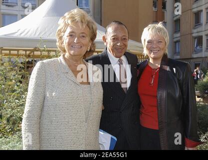 French President Jacques Chirac wife, Bernadette Chirac, singer Henri Salvador and his wife Catherine visit the Paul Brousse Hospital during the launching of the '+ de vie 2005' campaign in favor of elderly persons hospitalized, in Villejuif, near Paris, France on September 27, 2005. Photo by Giancarlo Gorassini/ABACAPRESS.COM Stock Photo