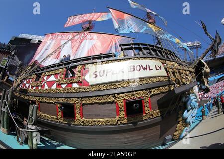 Bucs fans show Super Bowl spirit by building pirate ship