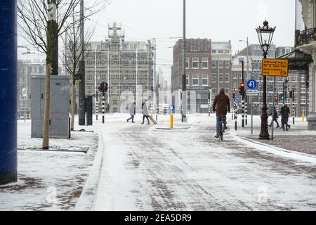 Amsterdam, The Netherlands, 7th February, 2021. The city centre brought to a standstill after massive snow storm Stock Photo