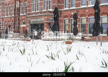 Amsterdam, The Netherlands, 7th February, 2021. The city centre brought to a standstill after massive snow storm Stock Photo