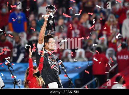 TAMPA BAY, USA, JANUARY 10, 2023: Dallas Cowboys vs. Tampa Bay Buccaneers.  NFL Wild Card Round 2023, Silhouette of Vince Lombardi Trophy for the winne  Stock Photo - Alamy