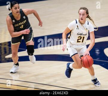 Hass Pavilion Berkeley Calif, USA. 07th Feb, 2021. CA U.S.A. California guard Mia Mastrov (21) goes to the hoop during NCAA Women's Basketball game between Colorado Buffalo and the California Golden Bears 52-67 lost at Hass Pavilion Berkeley Calif. Thurman James/CSM/Alamy Live News Stock Photo