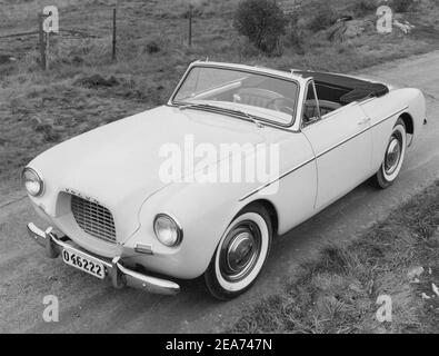 Volvo P1900. A swedish fiberglass-bodied roadster of which 68 units were built between 1956 and 1957.  Picture taken 1955. Stock Photo