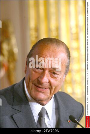 © Mousse/ABACA. 54552-7. Paris-France. January 07, 2003. Le president de la republique Jacques Chirac lors des voeux des corps constitues au palais de l'Elysee. Stock Photo