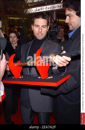 © Arnal-Nebinger/ABACA. 54627-19. Paris-France, January 9, 2004. US actor Tom Cruise arrives at the premiere of The Last Samurai. Stock Photo