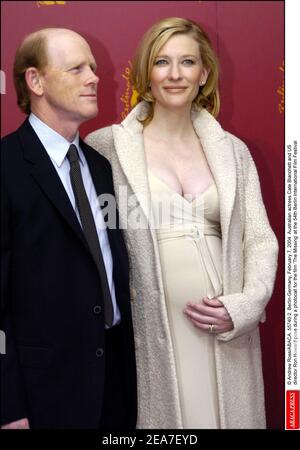 © Andrew Ross/ABACA. 55740-2. Berlin-Germany, February 7, 2004. Australian actress Cate Blanchett and US director Ron Howard pose during a photocall for the film 'The Missing' at the 54th Berlin International Film Festival Stock Photo