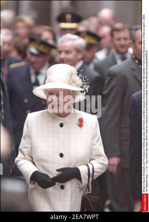 Britain's Queen Elizabeth II arrives at the Elysee palace in Paris on april 5, 2004. Her Majesty begins on Monday a three-day state visit to mark the centenary of the Entente Cordiale. Photo by Mousse-Hounsfield/ABACA. Stock Photo