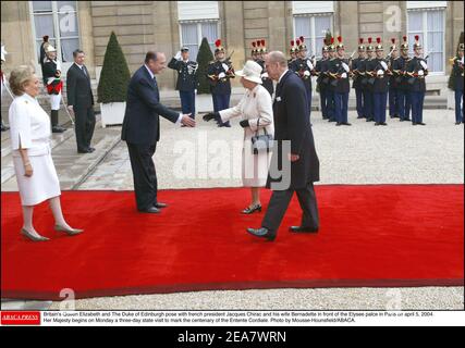 Britain's Queen Elizabeth II and The Duke of Edinburgh are welcomed by french president Jacques Chirac and his wife Bernadette in front of the Elysee palace in Paris on april 5, 2004. Her Majesty begins on Monday a three-day state visit to mark the centenary of the Entente Cordiale. Photo by Mousse-Hounsfield/ABACA. Stock Photo