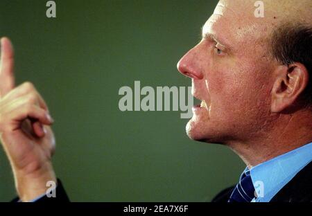 Microsoft CEO Steve Ballmer delivers remarks on the importance of securing our future in cyberspace at a program hosted by the CSIS, at the Center for Strategic and International Studies, and Business Software Alliance in Washington-DC on Wednesday April 7, 2004. Stock Photo