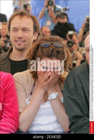 Actors Vincent Perez and Emmanuelle Devos pose at the photocall for their film Bienvenue en Suisse (Welcome in Switzerland) as part of the 57th Cannes Film Festival in Cannes-France on Friday 13, 2004. Photo by Hahn-Nebinger-Gorassini/ABACA. Stock Photo