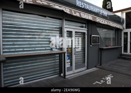 Le Rove, France. 2nd Feb, 2021. Restaurant Le 568 is pictured closed in Le Rove.A new study from the Institut Pasteur, claims that meals with family or friends increase the risk of contamination by Covid-19 hence confirming the need to keep bars and restaurants closed. Credit: Gerard Bottino/SOPA Images/ZUMA Wire/Alamy Live News Stock Photo