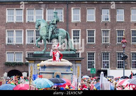 Hoppeditz, beginning of carnival, market square, Duesseldorf Stock Photo