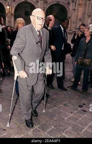 French photographer Willy Ronis attends the opening ceremony of his work's exhibition held at the Hotel de Ville in Paris, France on october 18, 2005. Photo by Laurent Zabulon/ABACAPRESS.COM Stock Photo