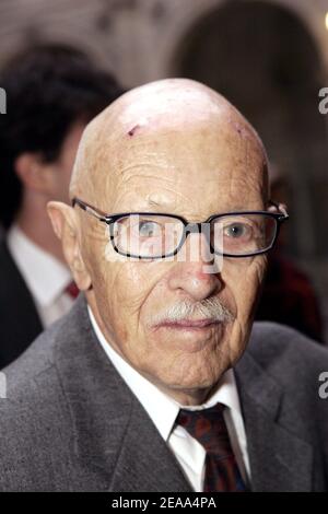 French photographer Willy Ronis attends the opening ceremony of his work's exhibition held at the Hotel de Ville in Paris, France on october 18, 2005. Photo by Laurent Zabulon/ABACAPRESS.COM Stock Photo