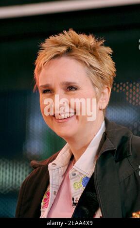 Cancer survivor icon and singer Melissa Etheridge performs live on Times Square as part of ABC's Good Morning America Concert Series in New York City, NY, USA, on Wednesday October 19, 2005. Photo by Nicolas Khayat/ABACAPRESS.COM Stock Photo