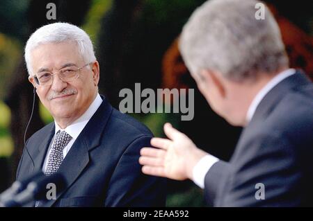 U.S. president George W. Bush (R) and the president of the Palestinian Authority Mahmoud Abbas during a joint press conference in the Roses Garden at the White House in Washington, DC, USA, on October 20, 2005. Photo by Olivier Douliery/ABACAPRESS.COM Stock Photo