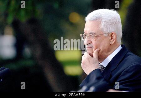 The president of the Palestinian Authority Mahmoud Abbas during a joint press conference with U.S. president George W. Bush in the Roses Garden at the White House in Washington, DC, USA, on October 20, 2005. Photo by Olivier Douliery/ABACAPRESS.COM Stock Photo