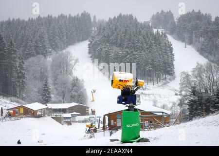 December 07, 2020, Winterberg, Sauerland, North Rhine-Westphalia, Germany, Ski carousel, no winter sports in Winterberg in times of the corona crisis during the second part of the lockdown, ski lifts remain closed in accordance with the new Corona Protection Ordinance in NRW. 00X201207D011CARO Stock Photo