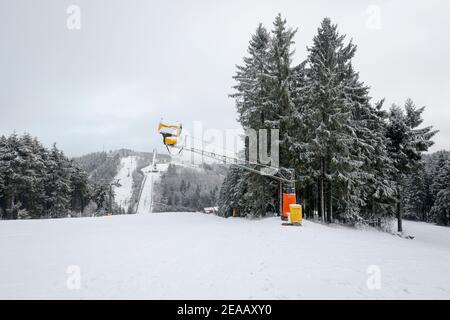 December 07, 2020, Winterberg, Sauerland, North Rhine-Westphalia, Germany, Ski carousel, no winter sports in Winterberg in times of the corona crisis during the second part of the lockdown, ski lifts remain closed in accordance with the new Corona Protection Ordinance in NRW. 00X201207D034CARO Stock Photo