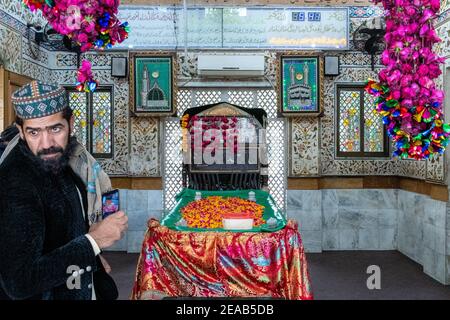 Sufi Shrine of Baba Bulleh Shah, Kasur, Punjab, Pakistan Stock Photo