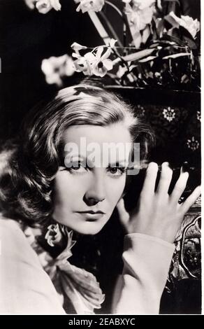 1932  , USA : The movie actress GRETA GARBO in  GRAND HOTEL  by Edmund Goulding  , from the novel and a play by Vicki Baum  - MOVIE - CINEMA - FILM  -  divina -   ----  Archivio GBB Stock Photo