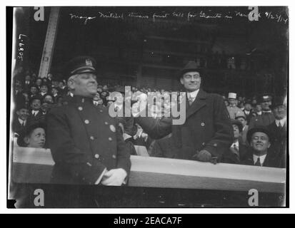 New York City Mayor John P. Mitchel throwing first ball, 4-23-1914 (baseball) Stock Photo