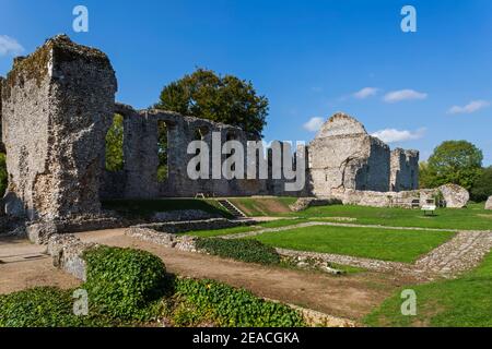 England, Hampshire, Bishop's Waltham, Ruins of Bishop's Waltham Palace Stock Photo