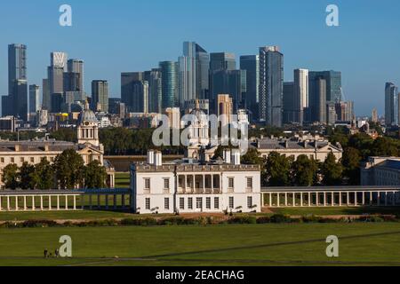 England, London, Greenwich, View of The Queens House and Docklands Skyline from Greenwich Park Stock Photo