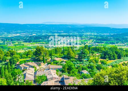 Oppede le Vieux, a village perched on a cliff in Luberon region, France Stock Photo