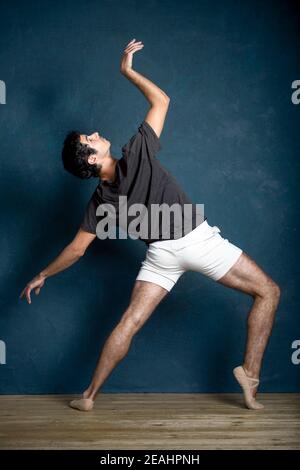 2,700+ Young Asian Ballerina In Dance Pose Stock Photos, Pictures &  Royalty-Free Images - iStock