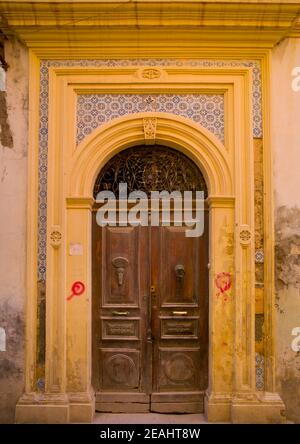 Building entrance from the italian settlement, Tripolitania, Tripoli, Libya Stock Photo