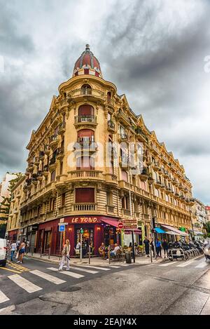 Beautiful buildings in Avenue Georges Clemenceau, Nice, Cote d'Azur, France Stock Photo